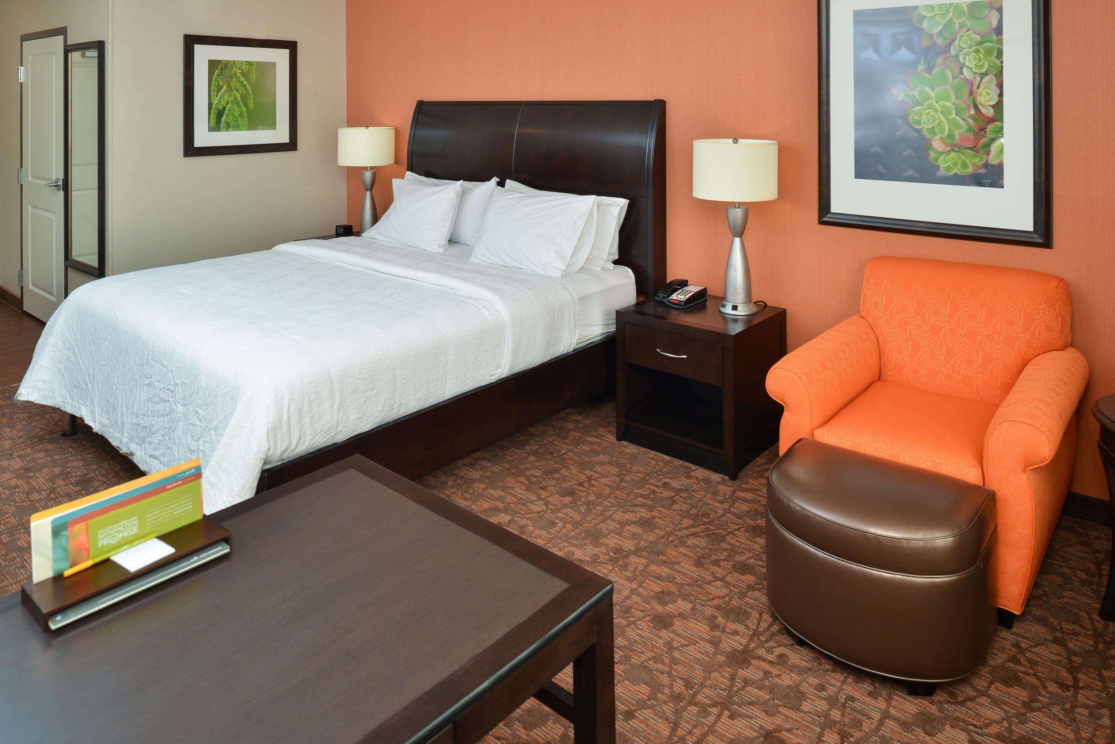 Hilton Garden Inn Уэст-Честер Экстерьер фото