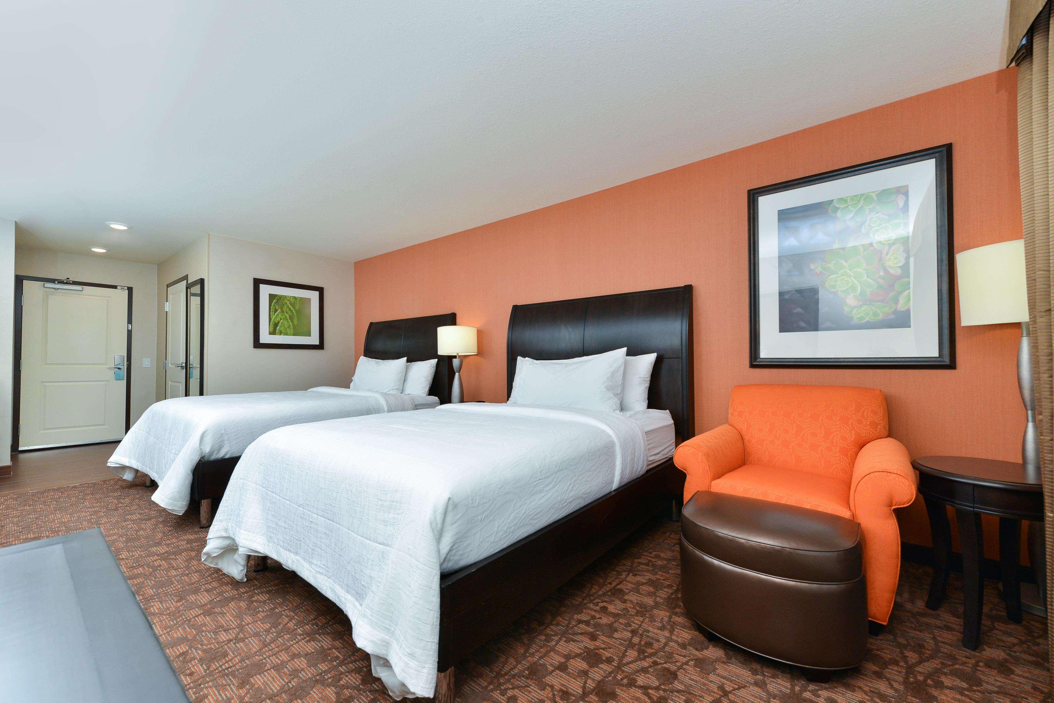 Hilton Garden Inn Уэст-Честер Экстерьер фото