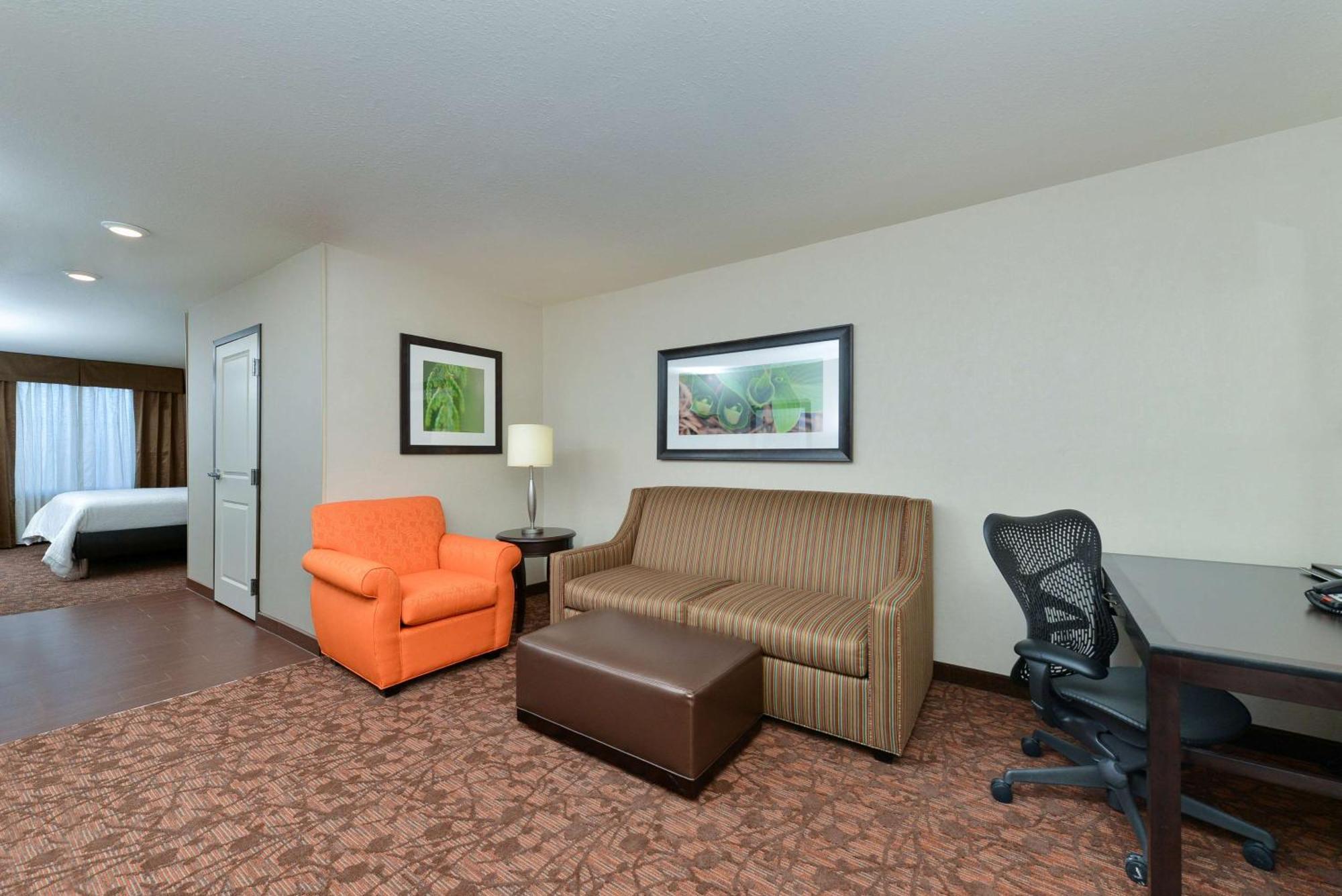 Hilton Garden Inn Уэст-Честер Экстерьер фото
